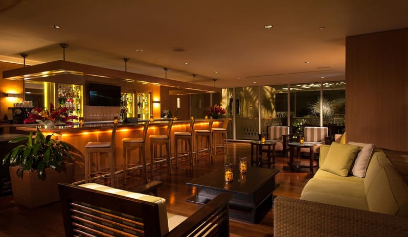 Edgewater Beach Hotel - Bar and Lounge